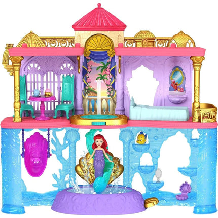 Kleine Puppe Ariel und königliches Schloss - Disney Prinzessinnen