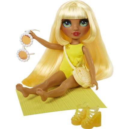 Rainbow High Fashion Puppe im Badeanzug Sunny Madison